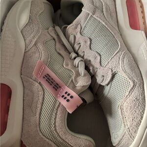 Women’s Jordans MA2